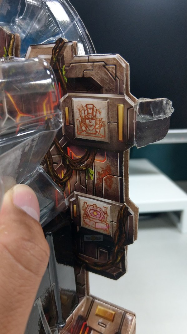 SDCC 2018   Throne Of The Primes In Hand Gallery Of Exclusive Optimal Optimus Redeco 07 (7 of 14)